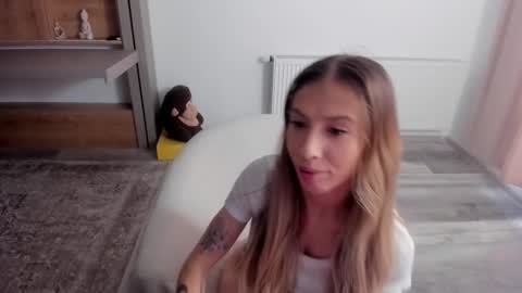 Snapshot of deidi_sweet chatting on 01.26.25 Di online show from 01.26.25