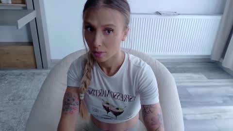 Snapshot of deidi_sweet chatting on 10.10.25 Di online show from 10.10.25
