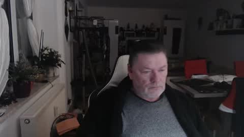 Snapshot of deinprinz2312 chatting on 12.31.24 deinprinz2312 online show from 12.31.24