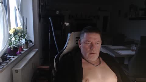 Snapshot of deinprinz2312 chatting on 02.17.25 deinprinz2312 online show from 02.17.25