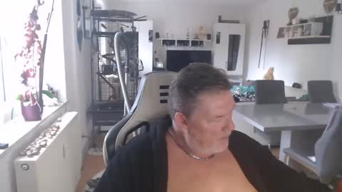 Snapshot of deinprinz2312 chatting on 10.23.25 deinprinz2312 online show from 10.23.25