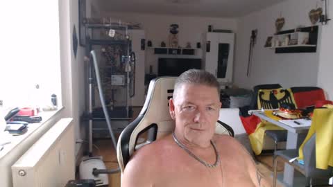 Snapshot of deinprinz2312 chatting on 06.14.26 deinprinz2312 online show from 06.14.26