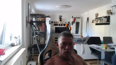 Snapshot of deinprinz2312 chatting on 06.25.26 deinprinz2312 online show from 06.25.26
