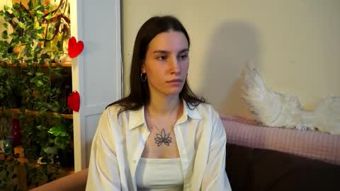 Esme 19 years old online show from 11.03.25