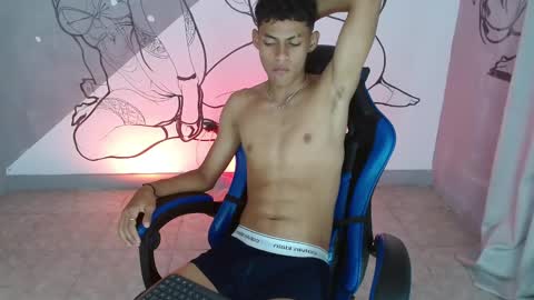 Snapshot of deivid_bigcock1 chatting on 10.15.25 Deivid online show from 10.15.25