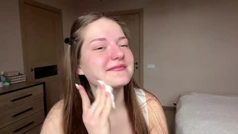 Mila online show from 04.12.26