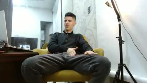 Snapshot of delglo chatting on 10.03.25 delglo online show from 10.03.25