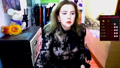 Snapshot of delicecat chatting on 01.19.25 Delicacat online show from 01.19.25