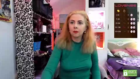 Snapshot of delicecat chatting on 09.17.25 Delicacat online show from 09.17.25