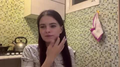 Kiki online show from 04.18.26