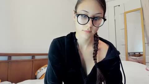 deliciousnoni online show from 12.15.25