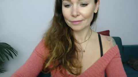 Snapshot of delilah_sweet chatting on 12.05.24 delilah_sweet online show from 12.05.24