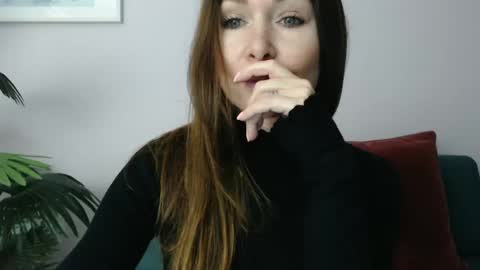 Snapshot of delilah_sweet chatting on 12.06.24 delilah_sweet online show from 12.06.24