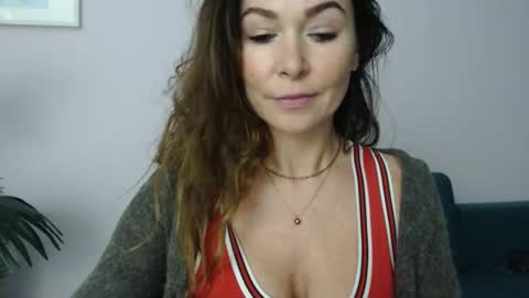 Snapshot of delilah_sweet chatting on 02.04.25 delilah_sweet online show from 02.04.25