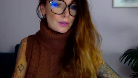 Snapshot of delilah_sweet chatting on 09.09.25 delilah_sweet online show from 09.09.25