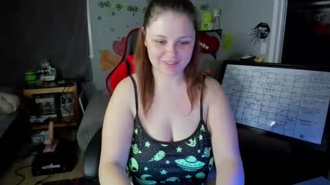 Snapshot of delilahfields chatting on 05.21.26 Delilah Fields online show from 05.21.26