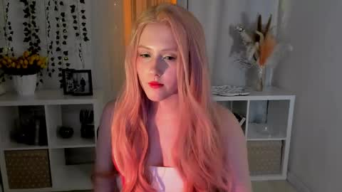 Snapshot of delilahtaylor chatting on 04.25.26 Delilah or Laila online show from 04.25.26