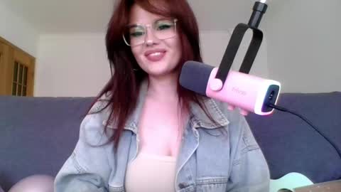 Snapshot of dellacrush_ chatting on 03.06.25 dellacrush_ online show from 03.06.25