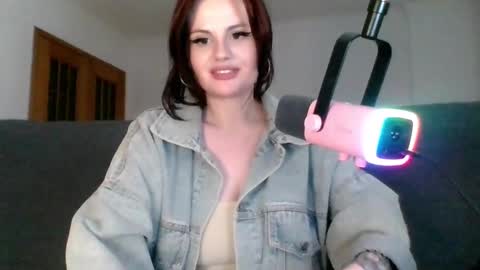 Snapshot of dellacrush_ chatting on 03.06.25 dellacrush_ online show from 03.06.25