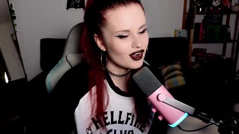 dellacrush_ online show from 11.30.25