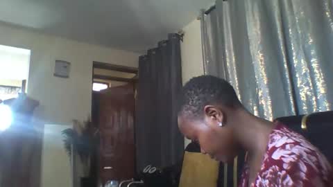 dellarine517299 online show from 11.08.25