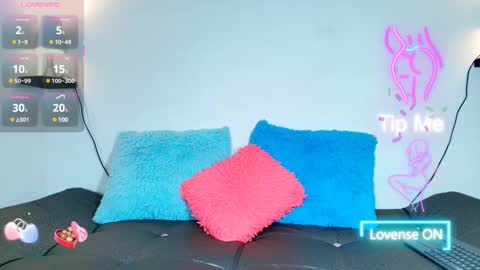 Snapshot of dember_osohot chatting on 02.22.25 dember_osohot online show from 02.22.25