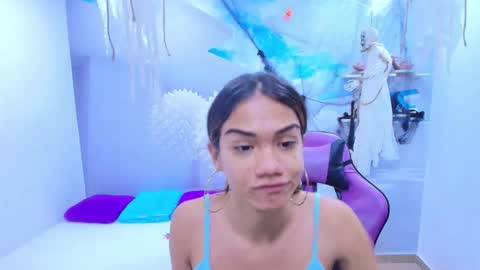 Snapshot of demi_leed chatting on 10.29.25 DEMI online show from 10.29.25