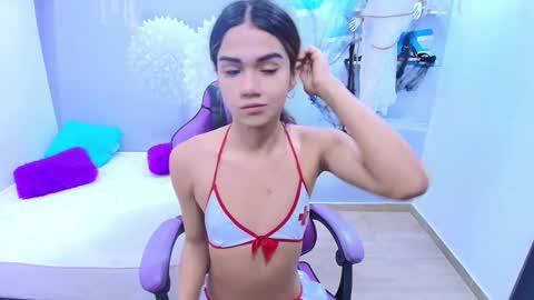 Snapshot of demi_leed chatting on 10.31.25 DEMI online show from 10.31.25