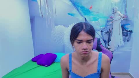 Snapshot of demi_leed chatting on 11.03.25 DEMI online show from 11.03.25