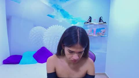 Snapshot of demi_leed chatting on 11.29.25 DEMI online show from 11.29.25