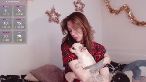 Snapshot of demiamour chatting on 12.21.24 Demi. not your babybabebb and other shit online show from 12.21.24