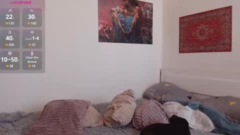 Snapshot of demiamour chatting on 02.20.25 Demi. not your babybabebb and other shit online show from 02.20.25