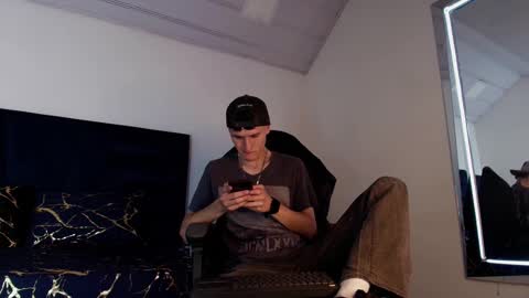 Demian Prince online show from 03.12.25