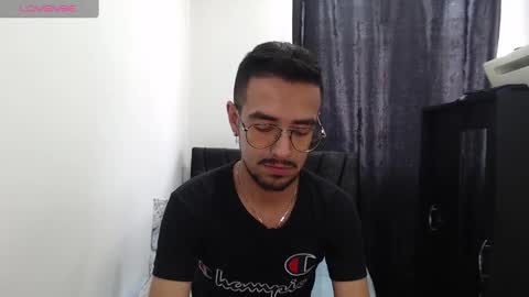 Snapshot of demian_val_4 chatting on 03.05.25 demian_val_4 online show from 03.05.25