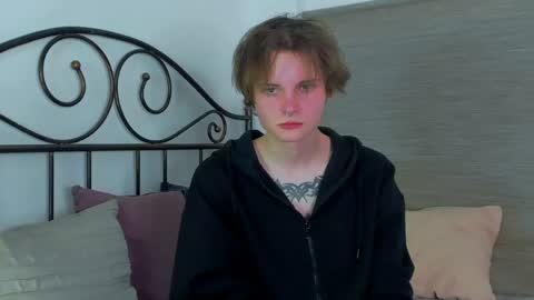 Snapshot of demianenglen chatting on 04.18.26 demianenglen online show from 04.18.26