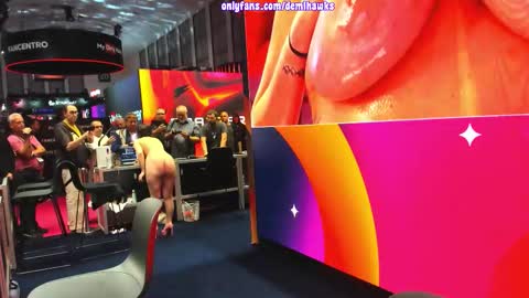 Snapshot of demihawks chatting on 09.26.25 Demi online show from 09.26.25