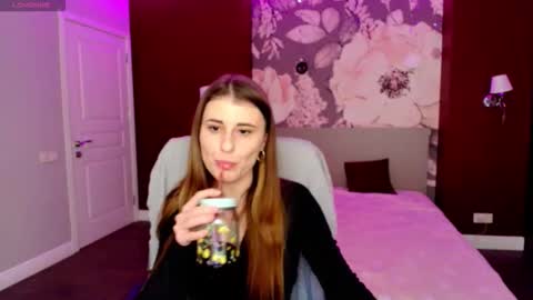 Snapshot of demmyrose chatting on 04.19.26 DemmyRose online show from 04.19.26