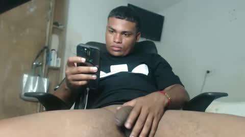Snapshot of demol_latin chatting on 04.09.26 MASTER DAV online show from 04.09.26