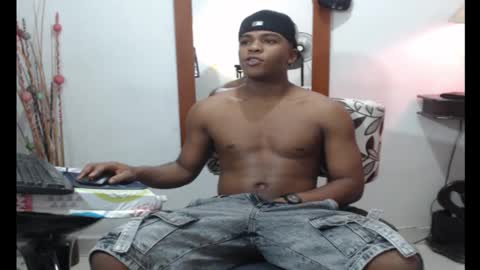 Snapshot of demond_333 chatting on 09.27.25 DEMOND online show from 09.27.25
