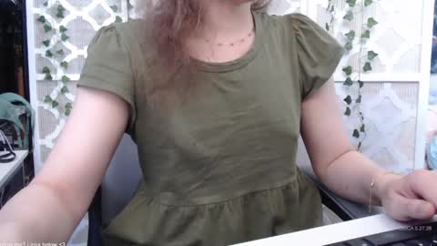 Snapshot of demuredeliah chatting on 05.28.26 Deliah online show from 05.28.26