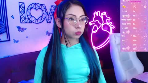 Snapshot of demyanderson_ chatting on 12.17.24 Demy online show from 12.17.24