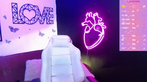 Snapshot of demyanderson_ chatting on 12.28.24 Demy online show from 12.28.24