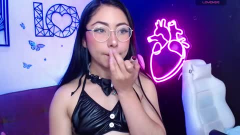 Snapshot of demyanderson_ chatting on 02.21.25 Demy online show from 02.21.25