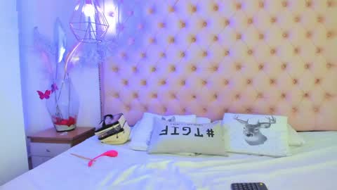 denisse_logan online show from 04.06.26