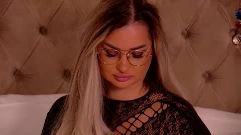 Snapshot of denisseperry chatting on 02.03.26 Ela online show from 02.03.26