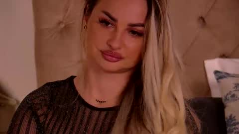 Snapshot of denisseperry chatting on 02.25.26 Ela online show from 02.25.26