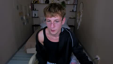 Dennis online show from 11.23.25