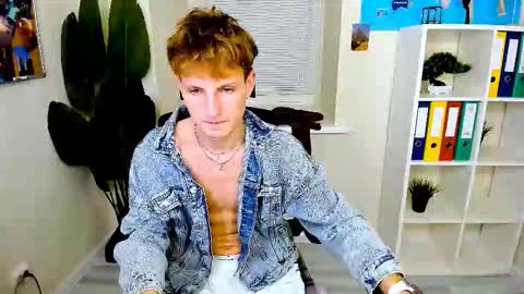 Dennis online show from 12.05.25