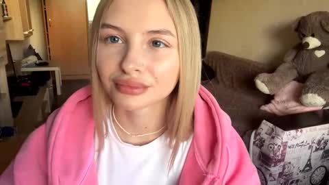 Vi  Victoria online show from 10.25.25