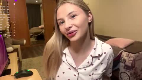 Vi  Victoria online show from 11.28.25